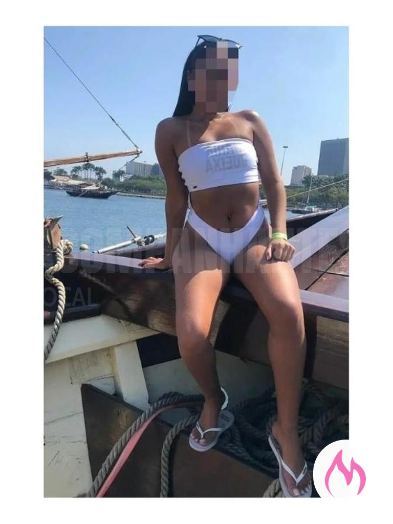 morena sexy e carinhosa