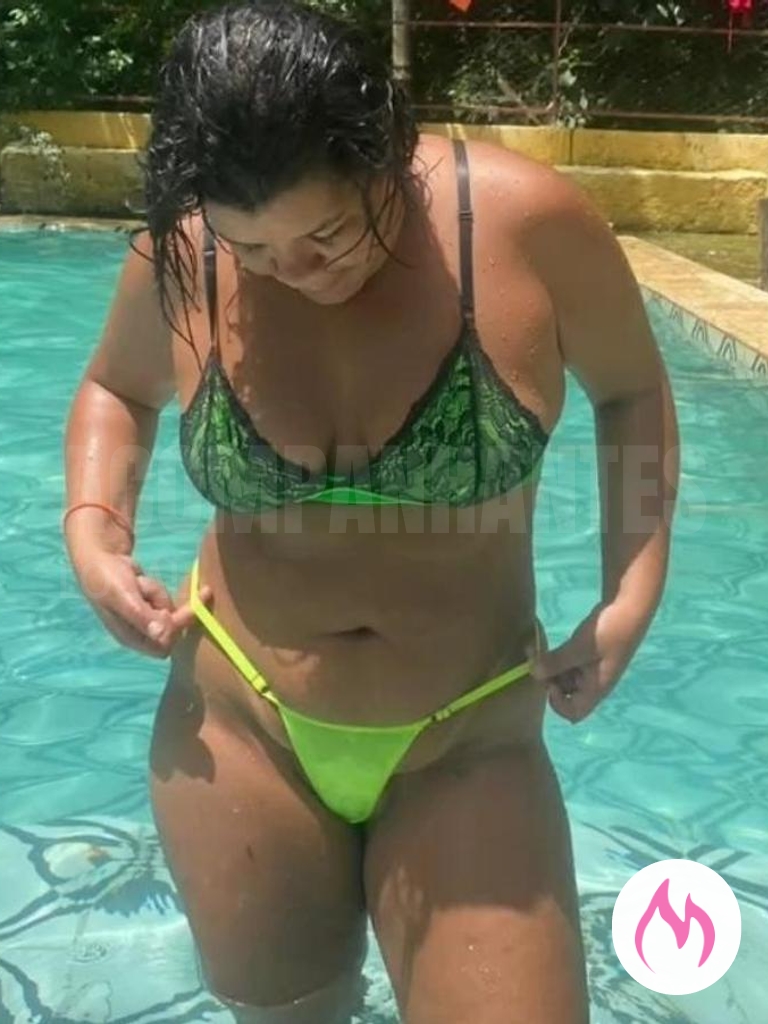 morena cheia de tensão