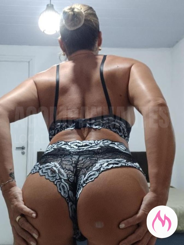 loira sedutora à sua espera